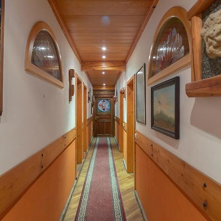 Cozy, Bright And Affordable Single Studio - Free Parking Ljubljana Bagian luar foto