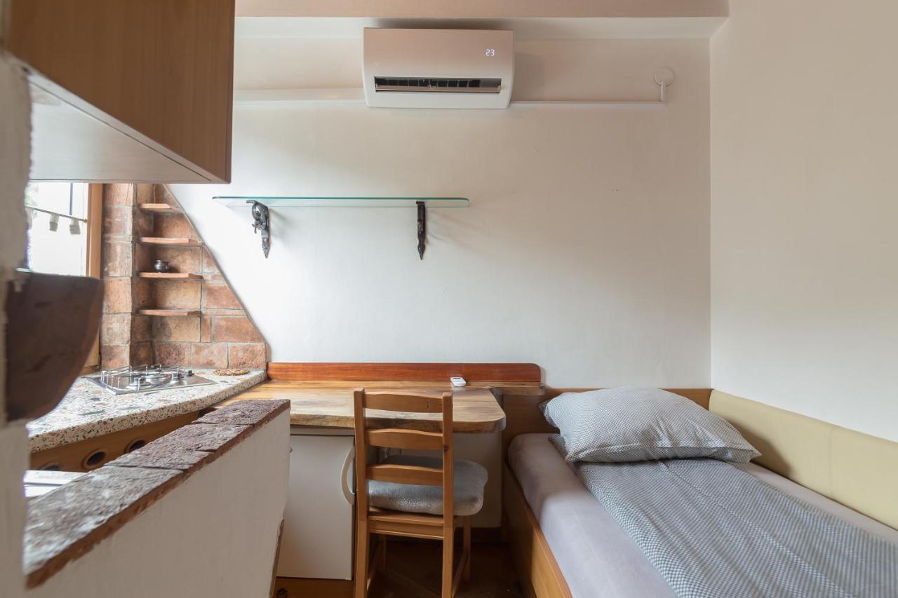 Cozy, Bright And Affordable Single Studio - Free Parking Ljubljana Bagian luar foto
