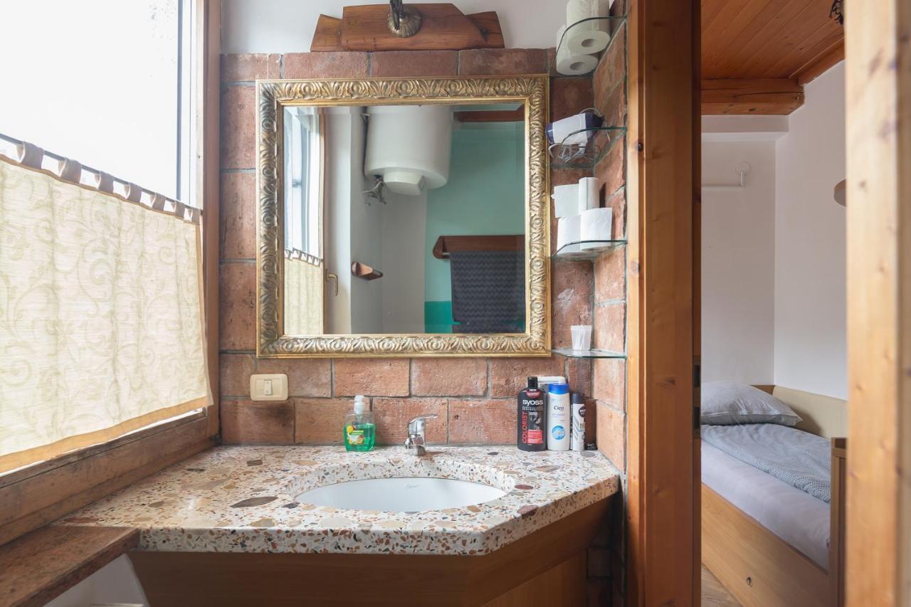 Cozy, Bright And Affordable Single Studio - Free Parking Ljubljana Bagian luar foto