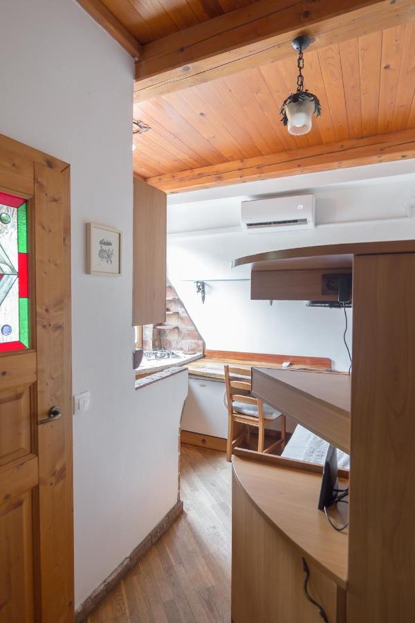 Cozy, Bright And Affordable Single Studio - Free Parking Ljubljana Bagian luar foto